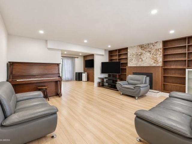 2129 Bowler Drive, Surrey, BC, V4A 4V8 house for sale | Listing ID R3169 | Royal LePage