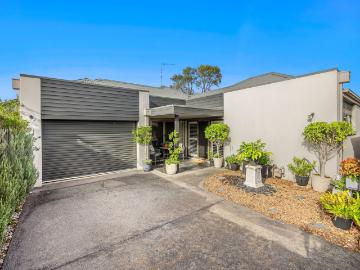 2/129 Roslyn Road, Belmont