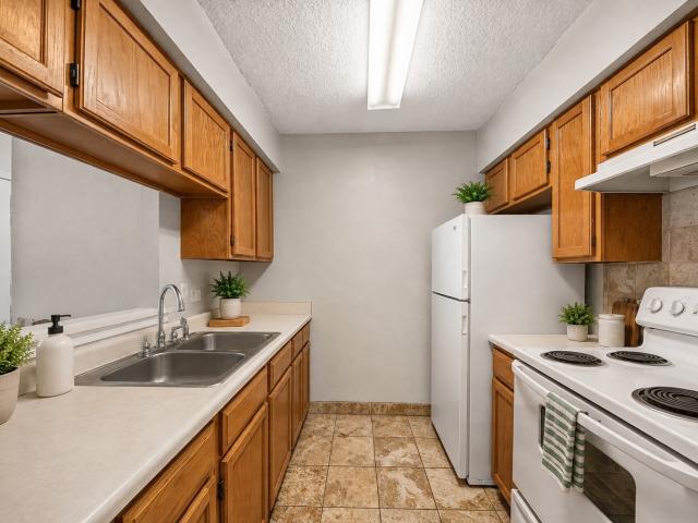 2120 El Paseo Street 604