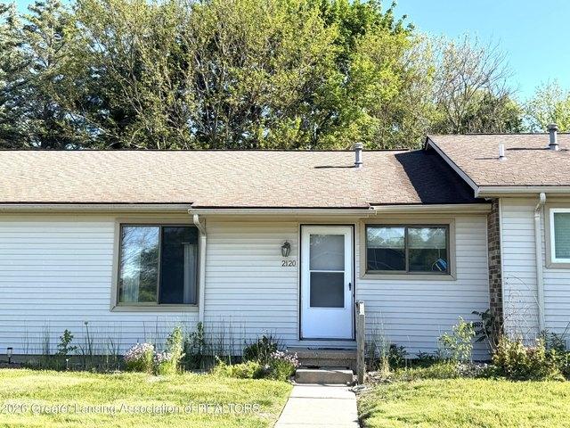 2120 LA Mer Ln, Haslett, MI 48840