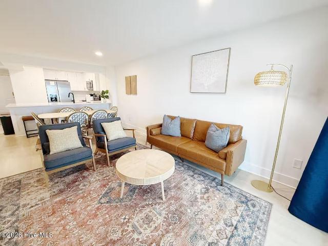 2120 Surfrider Court