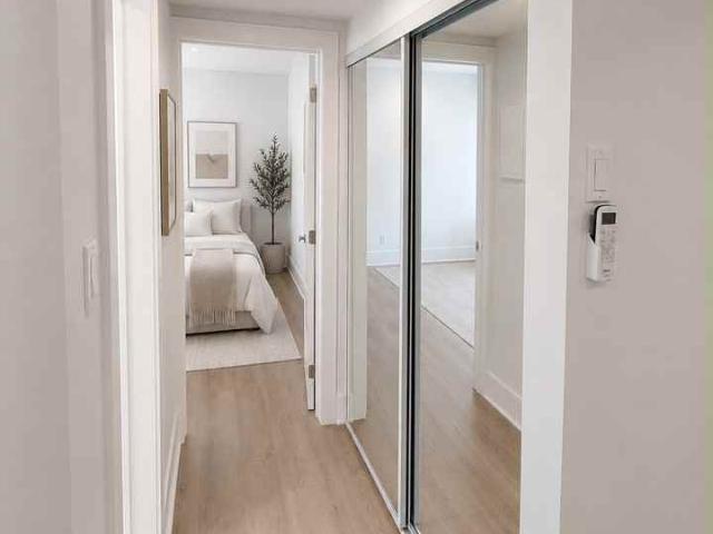 2120 Van Horne Douek.ca 2 Bedroom Apartment for Rent at 2120 Av Van Horne, Montréal, QC H3S 1P1 Parc Kent