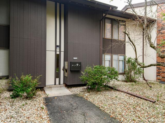 2120 W Good Hope Rd, Unit 8