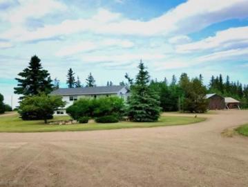 House for sale in Alberta - Garden