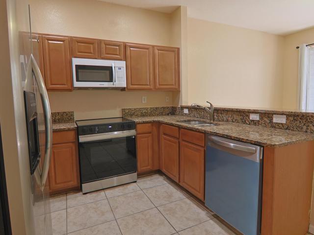21211 NW 14th Pl, Unit 327, Miami Gardens, FL 33169 | MLS #B26032