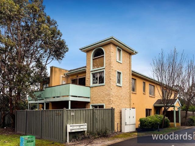 2/1217 1219 Centre Road, Oakleigh South