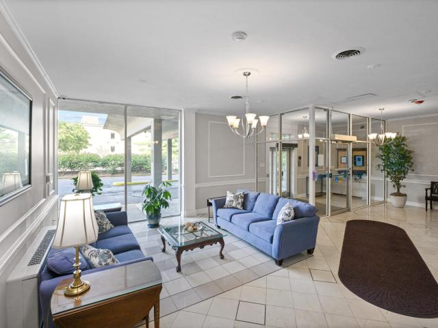 2121 Nicholasville Road # 503
