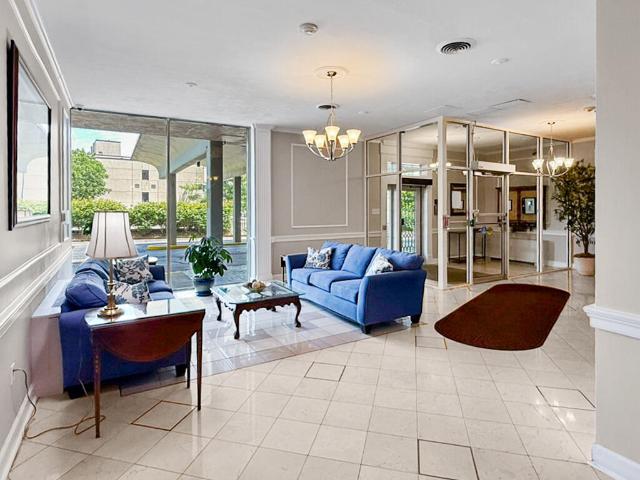 2121 Nicholasville Road # 503