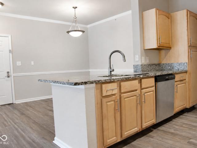2121 Grenville Street # 2D