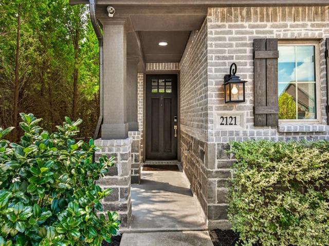 2121 Hobby Drive