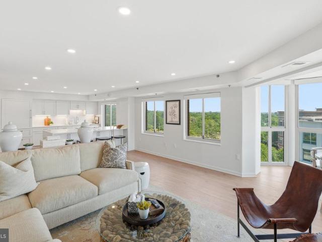 2121 Jamieson Avenue # 1009
