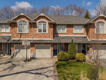 House for sale in Halton - Garden, Parking