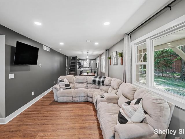 2121 Wolf Lake Drive