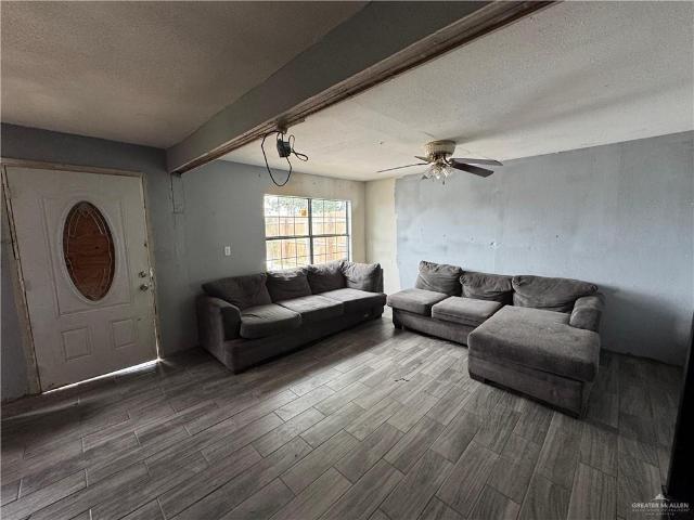 2122 J & V Street