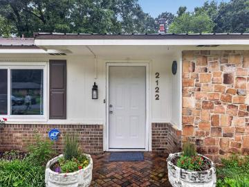 2122 Vicki Drive