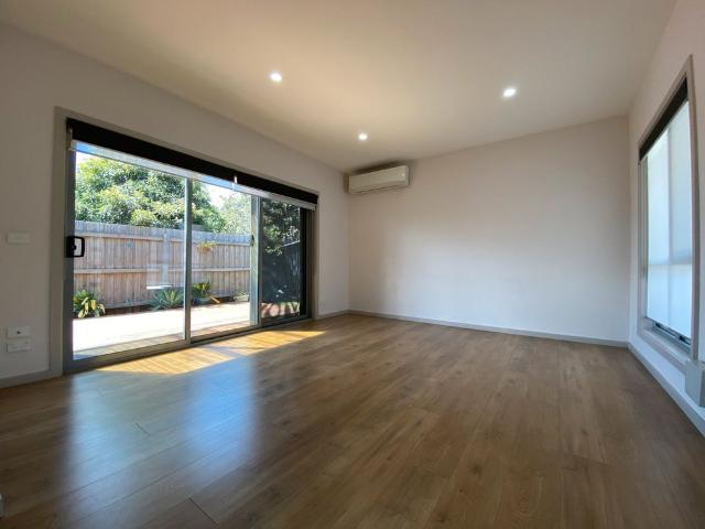 2/123 Loongana Avenue, Glenroy VIC 3046