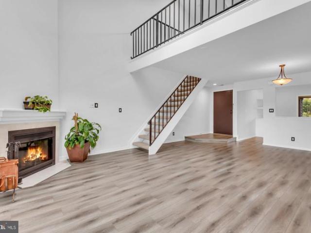2123 Quay Village Court # 202