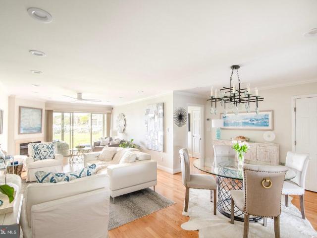 2123 Quay Village Court # T1
