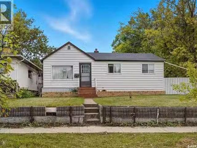 2123 20Th Street W, Saskatoon, SK, S7M 1A7 house for sale L.