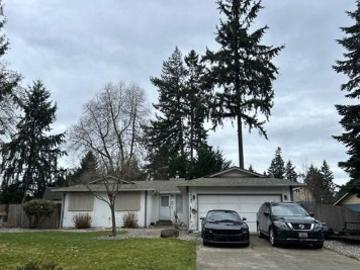 212th Ave E