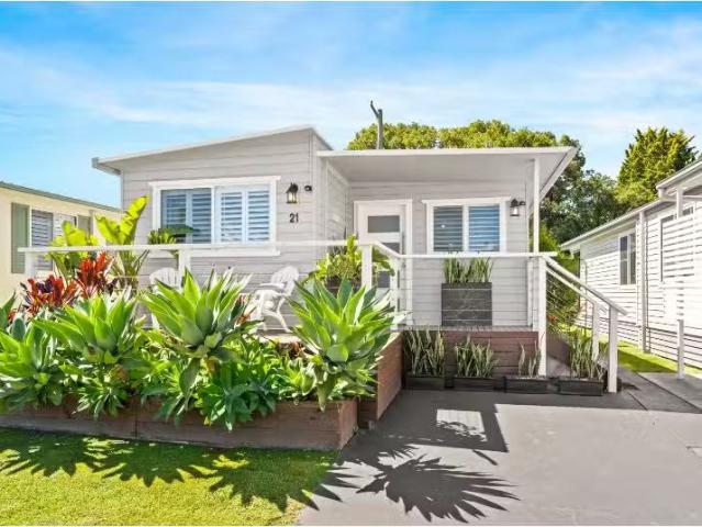 21/2 10 Duffys Road, Terrigal Apartment for rent Listed by Ta.