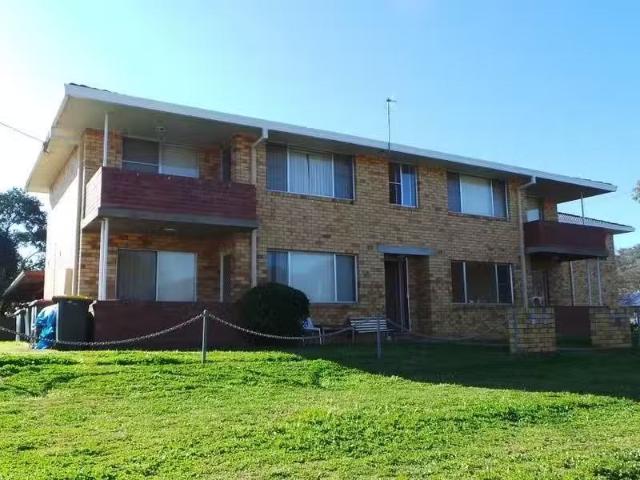2/12 14 Macquarie St, North Tamworth Apartment for rent Liste.