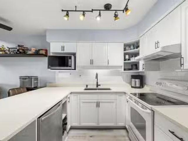 212 74 Miner Street, New Westminster, BC, V3L 5N6 Single Fam.