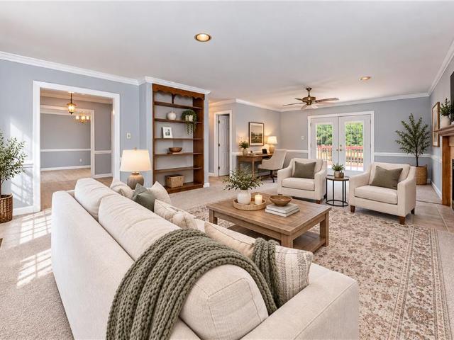 212 Crescent DR