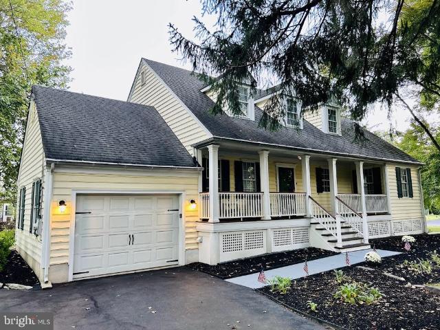 212 Apple Street