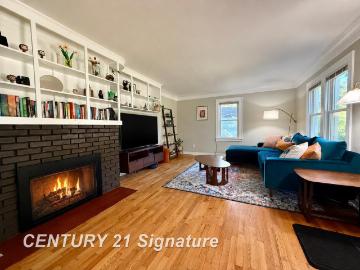 212 Auburn Street