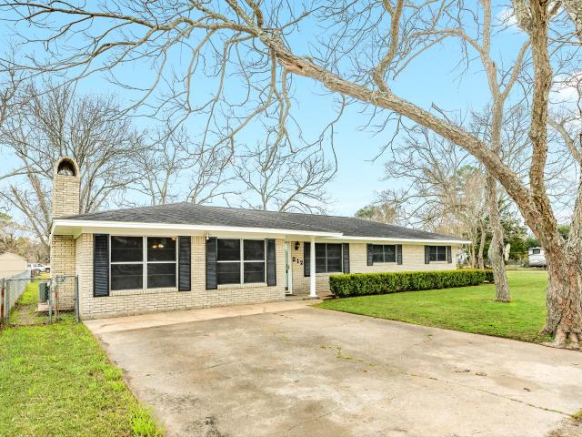 212 Avenue B, Brazoria, TX 77422 | MLS #94416