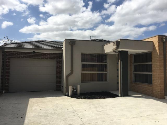 2/12 Brian Street, Fawkner