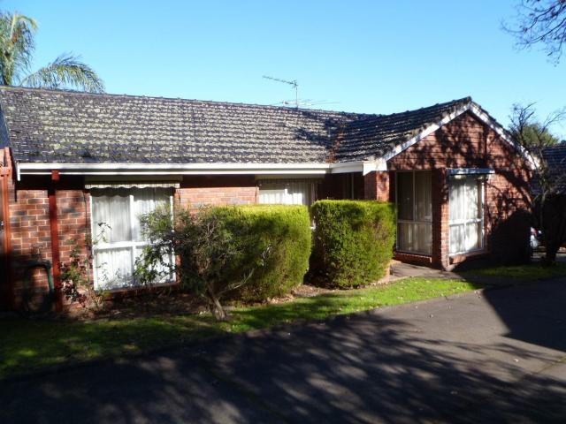 2/12 Broughton Road, Surrey Hills