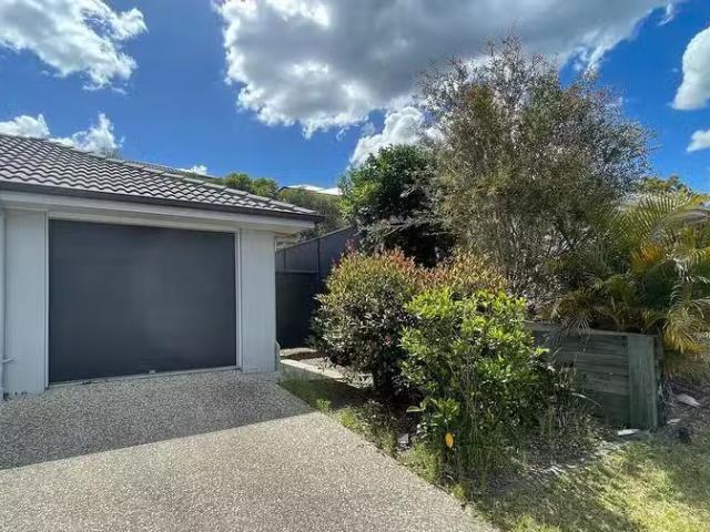 2/12 Gooloowan Circuit, Brassall, QLD 4305