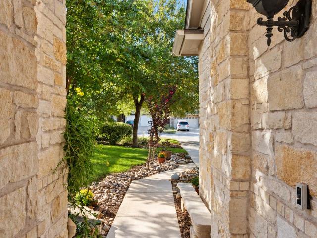 212 Great Circle Cv