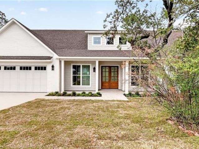 212 Greenway Dr, Bryan, TX 77801