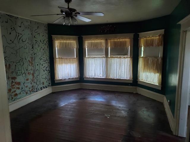 212 Dewey Street