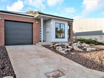 Warrnambool, Woolsthorpe