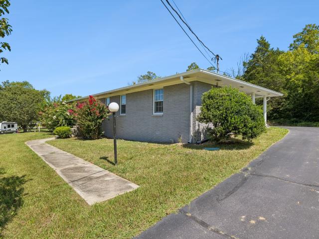 212 Dixon Springs Hwy