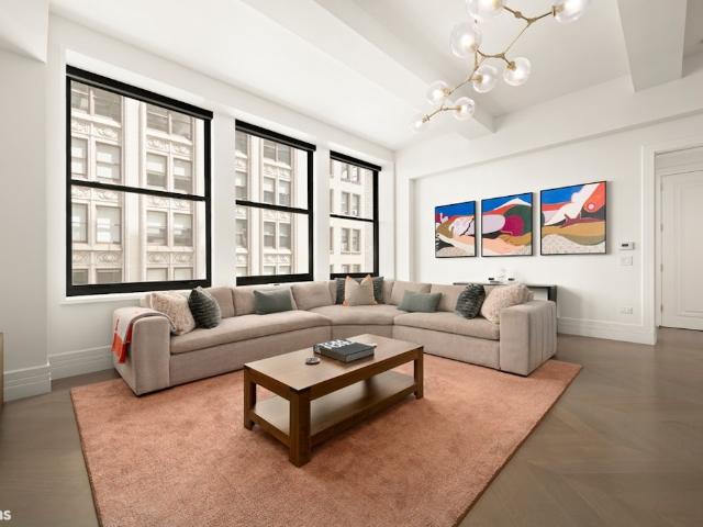 212 Fifth Avenue, New York, NY