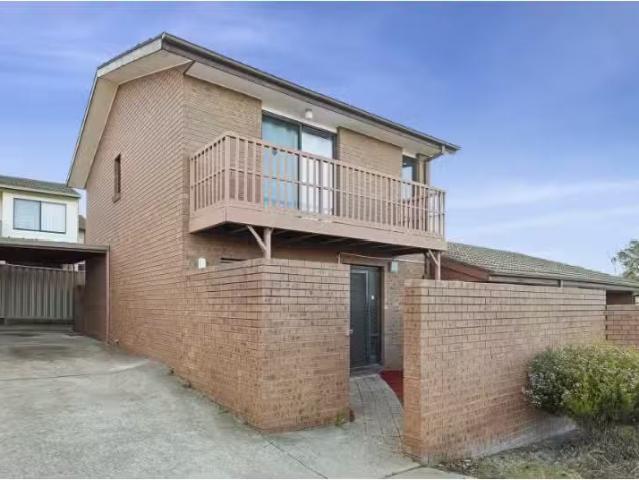 2/12 Hakea Street, Queanbeyan Townhouse for rent Listed by Ra.