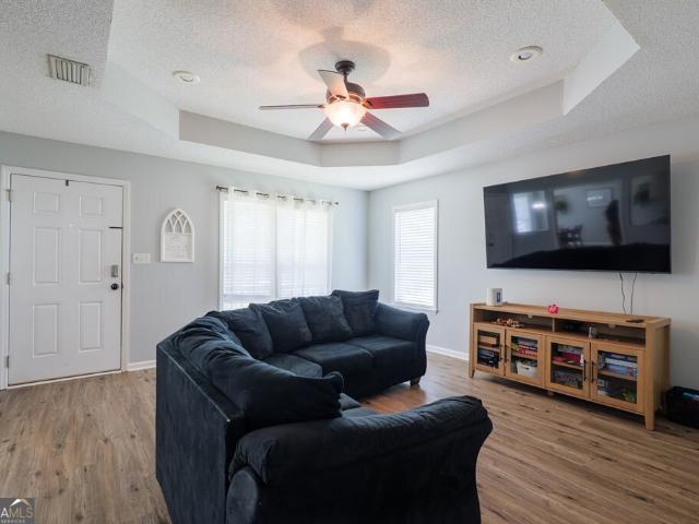 212 Hilltop Circle