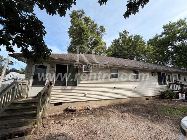 212 Jefferson, 2 beds, 1 full bath
