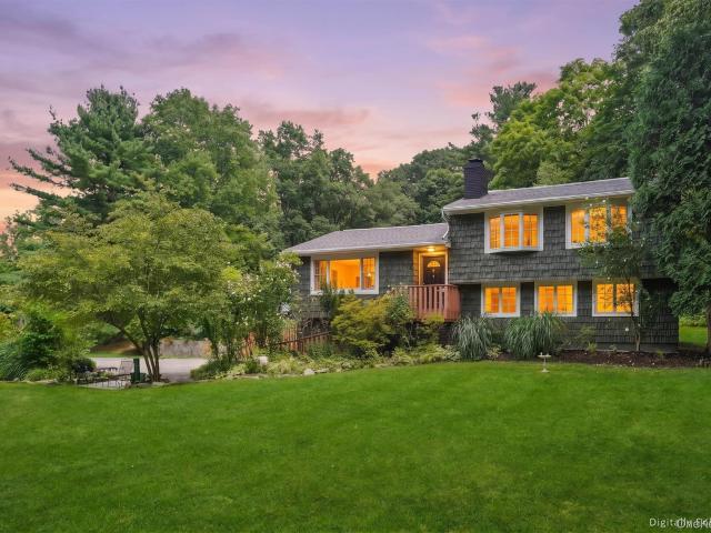 212 Old Albany Post Road