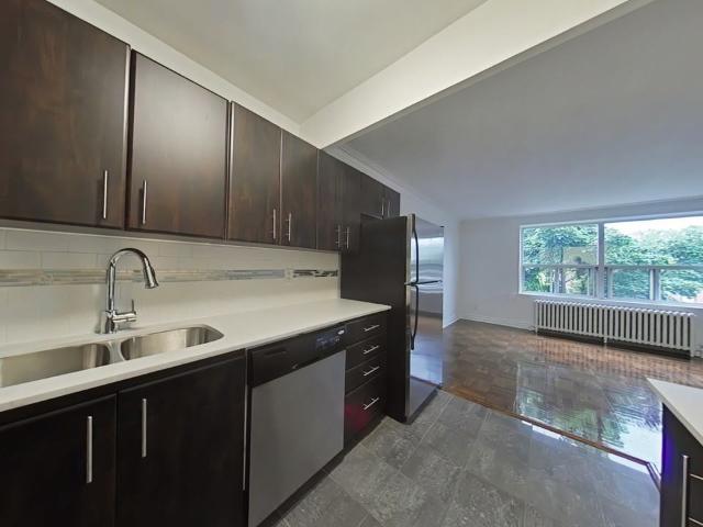 212 Lakeshore Road East Studio Apartment for Rent at 212 Lakeshore Rd E, Mississauga, ON L5G 1G4 Port Credit