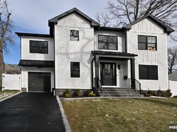 212 Monroe Ave, River Edge, NJ