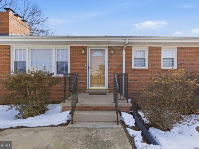 212 Masons Ln, Leesburg, VA 20175 | MLS #VALO2116 | Compass