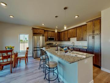 212 Settlers Dr