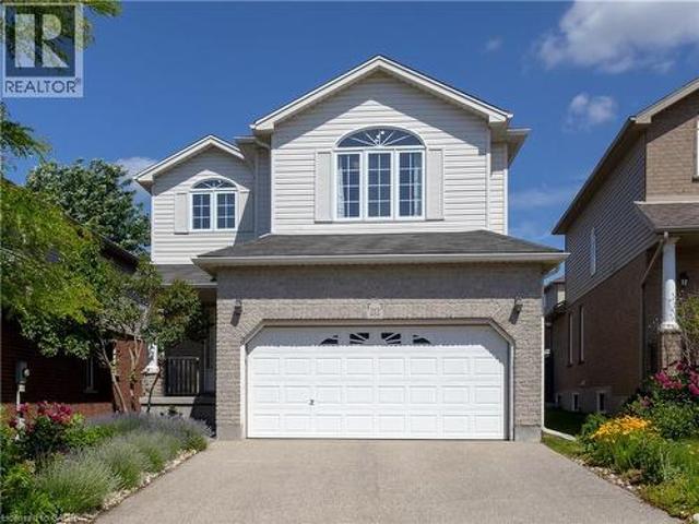212 Sleaford Street, Waterloo, ON, N2J 4Z8 house for sale | Listing ID 40839 | Royal LePage
