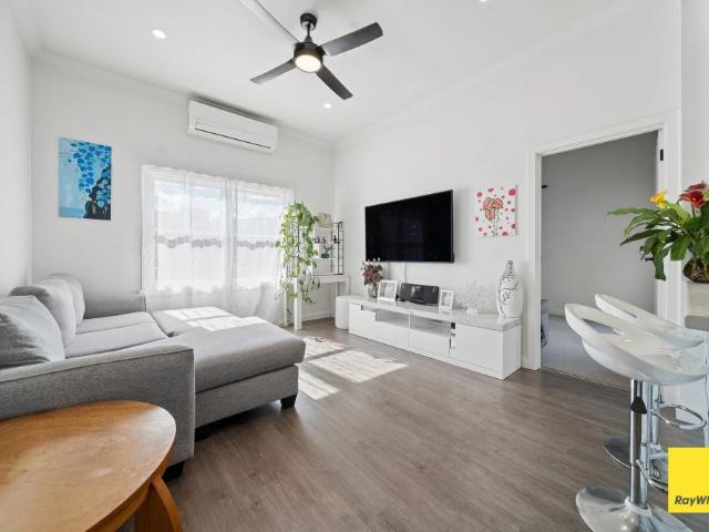 2/12 Sparrowhawk Road